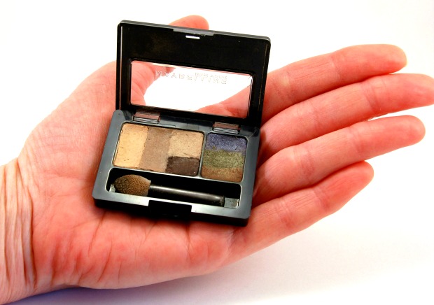 DIY: How to Make a Travel-Size Makeup Palette